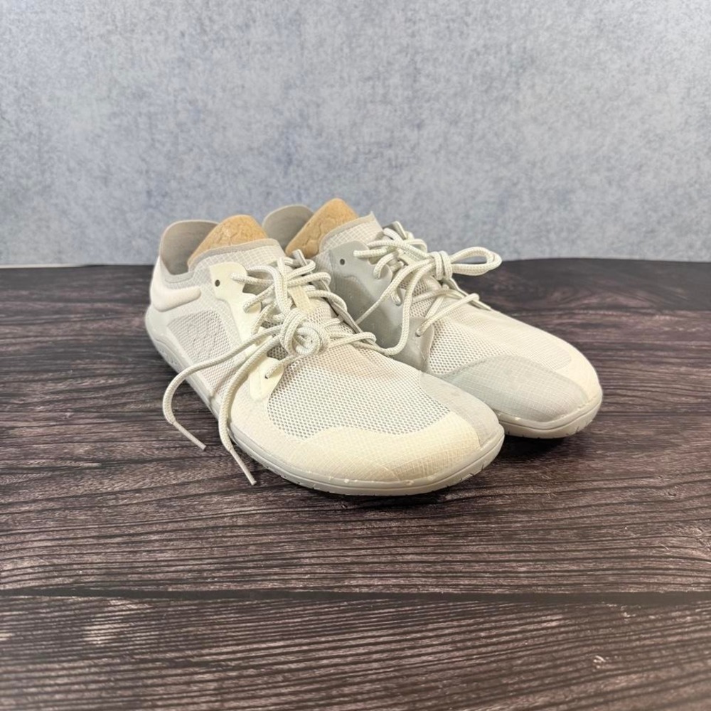 Women's Vivobarefoot White lace up sneakers, Size US 5.5-6 EU 37